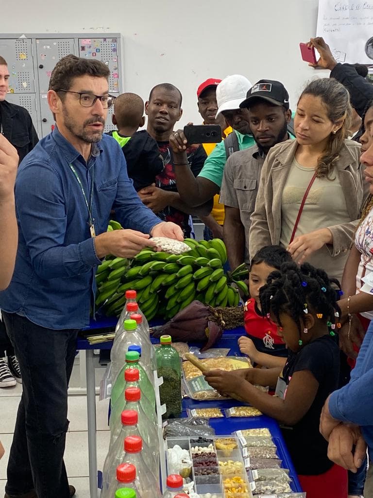 1. Mostra de aÃ§Ãµes projeto de sementes para a comunidade escolar e externa.jpg